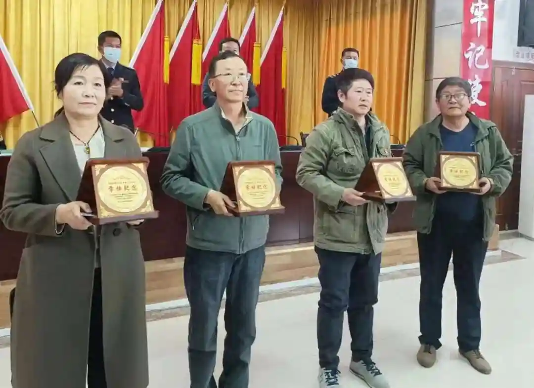 媒体看吴忠 | 吴忠：集体荣退仪式常态又暖心